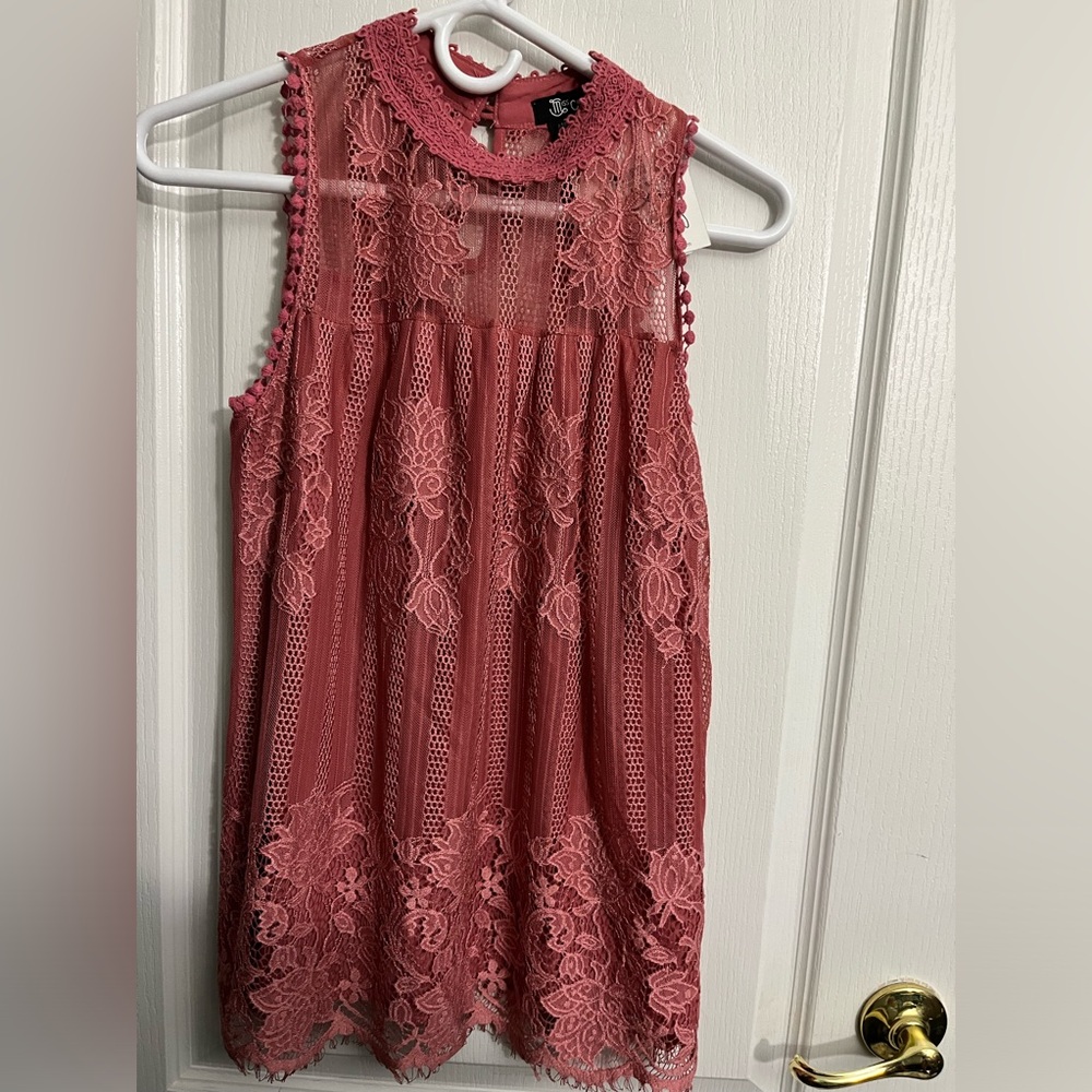 Miss Chievous Small Dusty Rose Sleeeveles Blouse